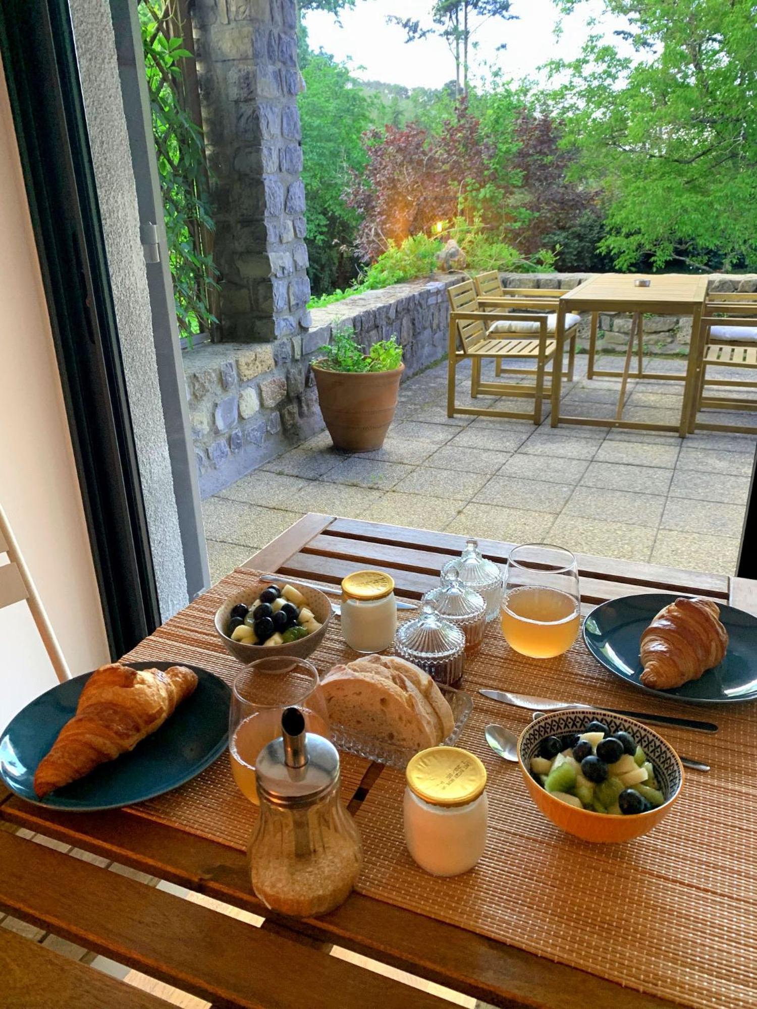 L'Auberge Du Ranc Saint Sebastien d'Aigrefeuille Exteriör bild